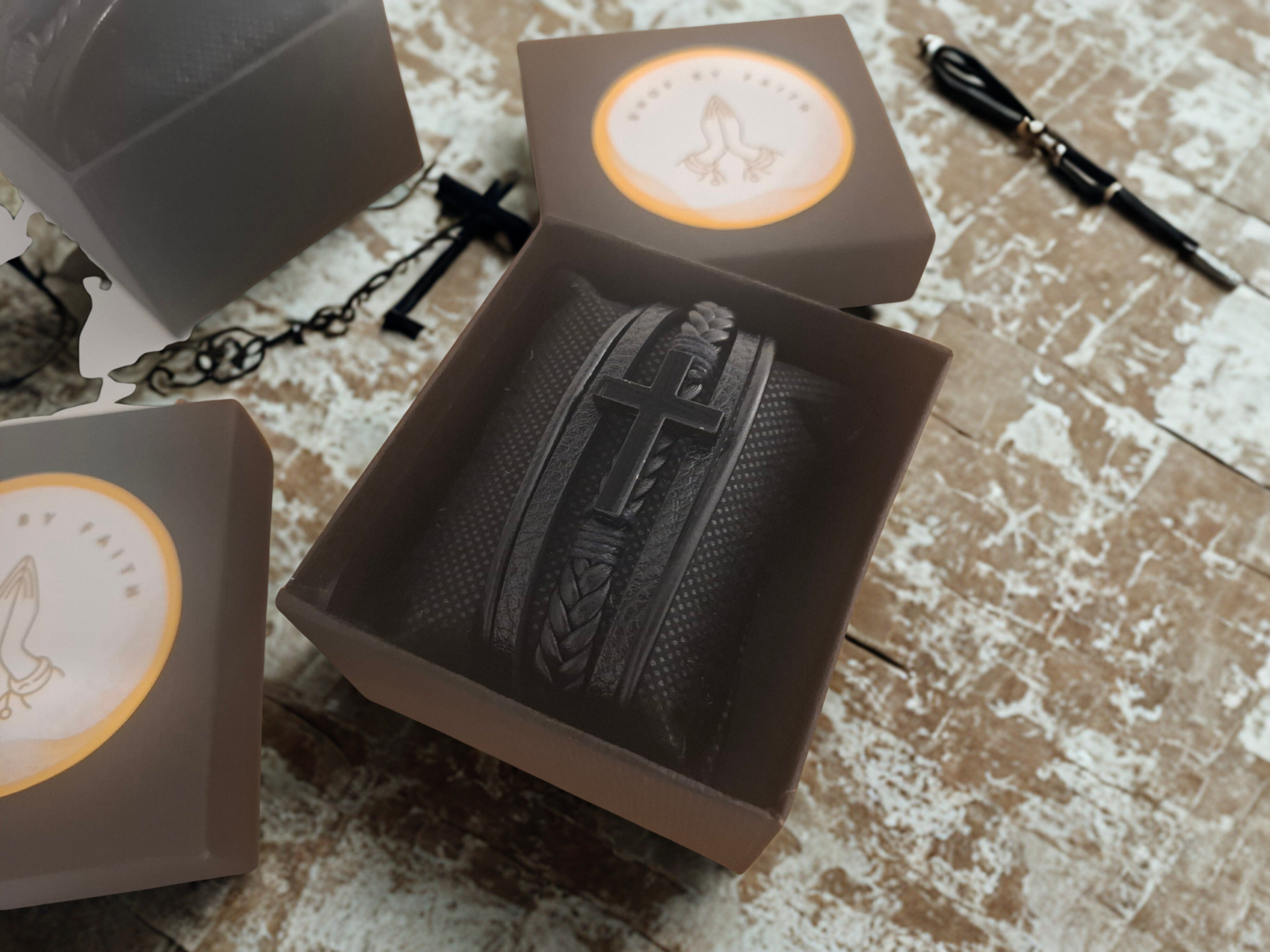 The "Faith" faux leather bracelet