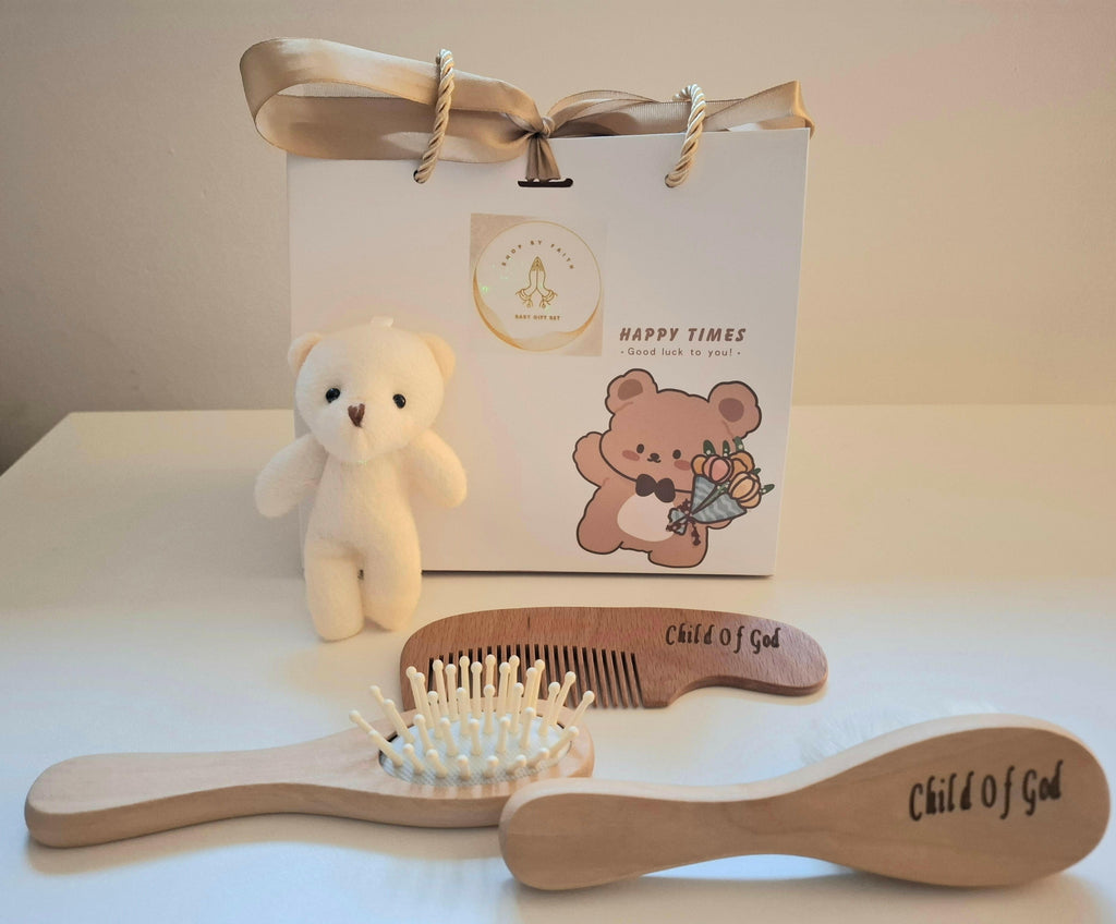 Mum to be gift set ( 3 combs and a teddy)